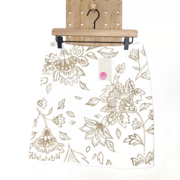 NWT BODEN FUN FLORAL EMBROIDERED WHITE MINI SKIRT - Picture 3 of 8